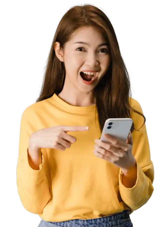 perempuan sedang pegang hp